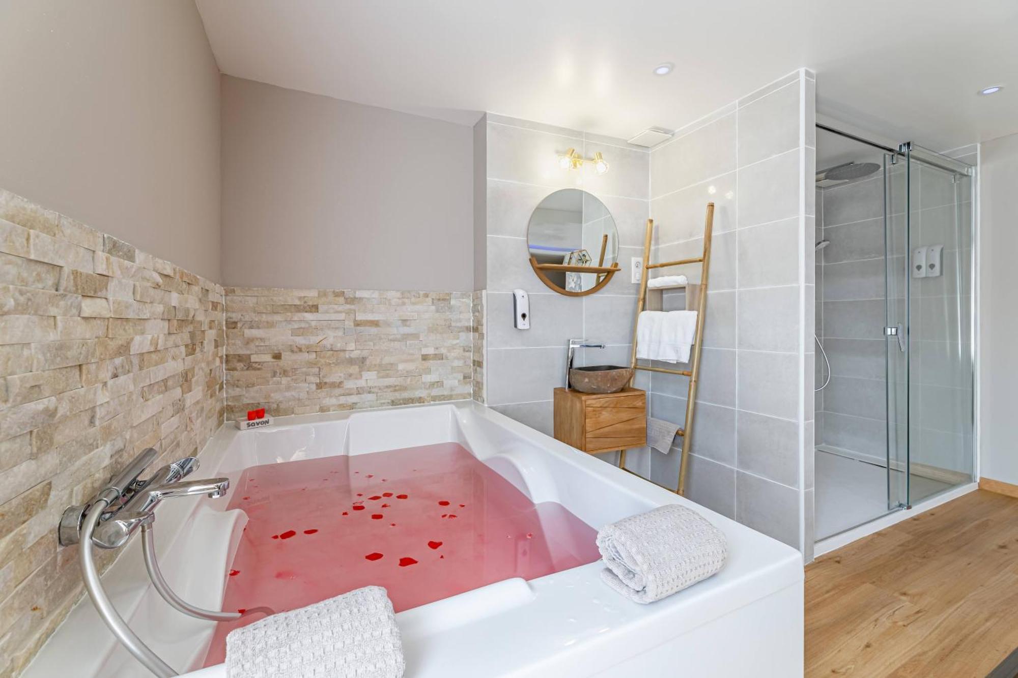 Studio Love Room Spa Baignoire Double La Ciotat Centre Port المظهر الخارجي الصورة