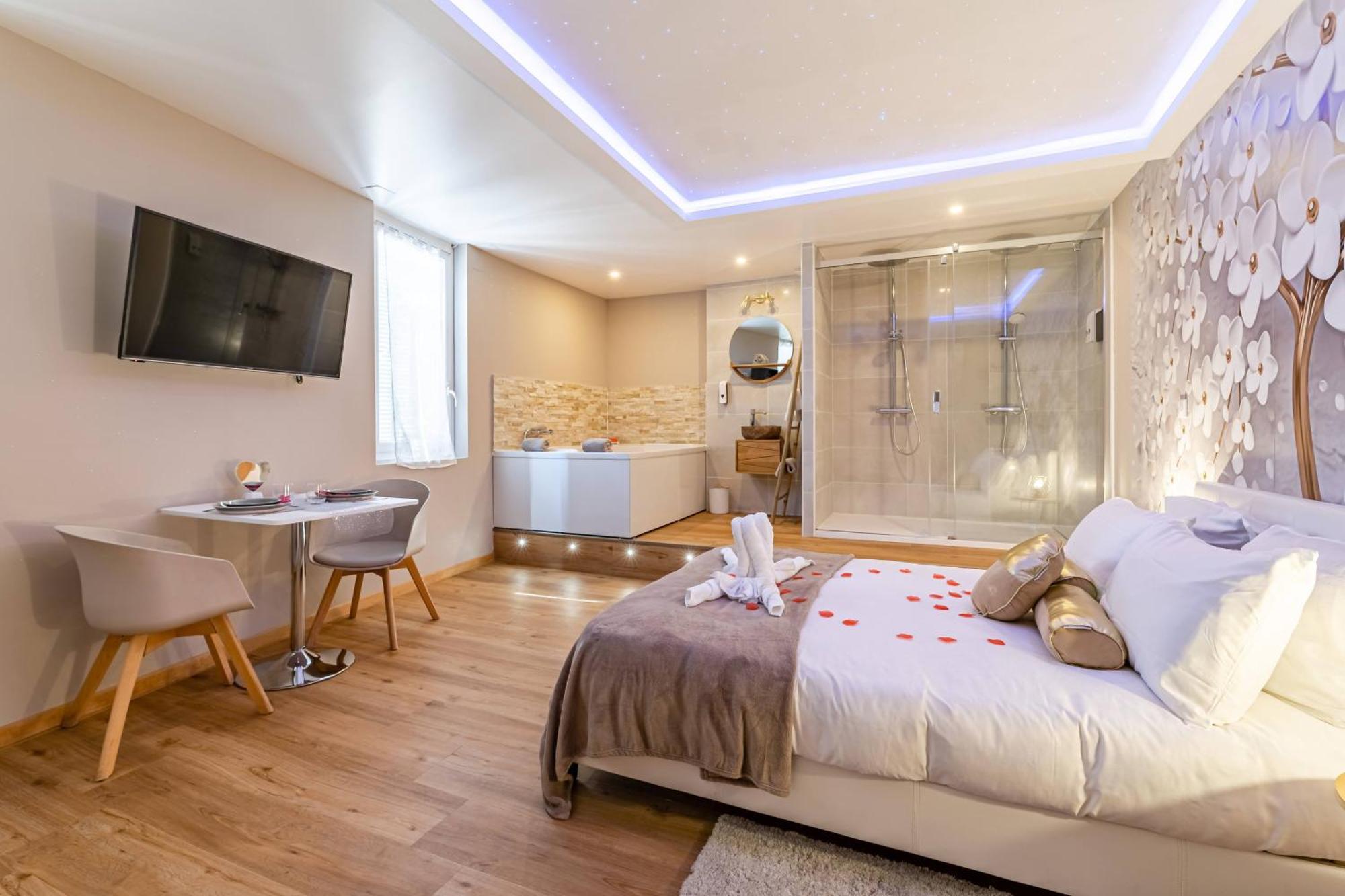 Studio Love Room Spa Baignoire Double La Ciotat Centre Port المظهر الخارجي الصورة