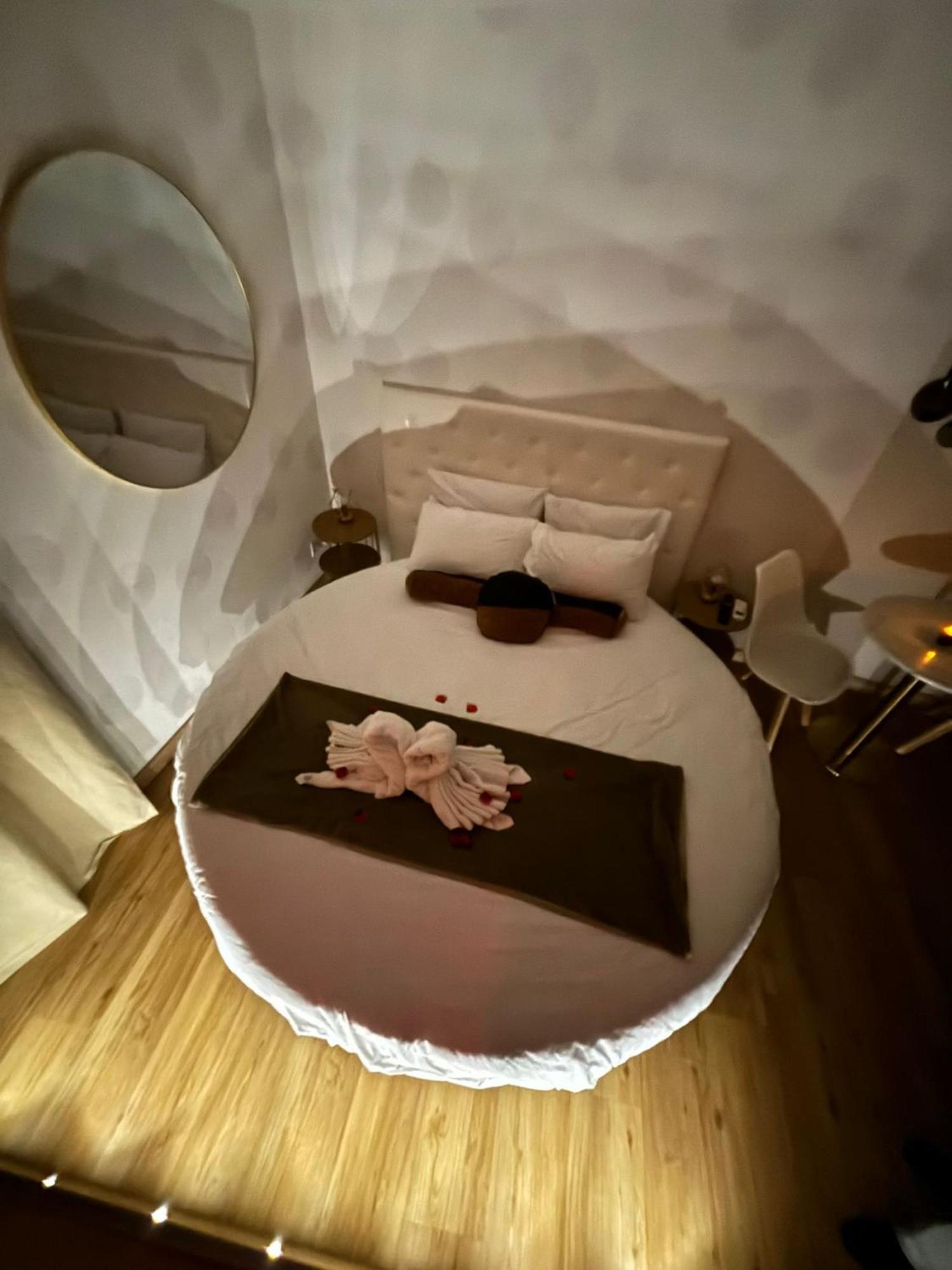 Studio Love Room Spa Baignoire Double La Ciotat Centre Port المظهر الخارجي الصورة